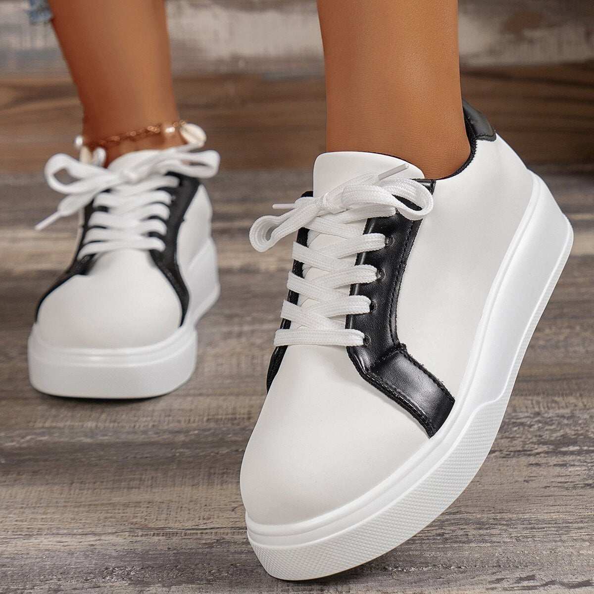 Flats Women Walking Sports Skateboard Shoes Retro Fashion Casual Sneakers New Lace-up Flats Women Walking Sports Skateboard Shoes Retro Fashion  J&E Discount Store 