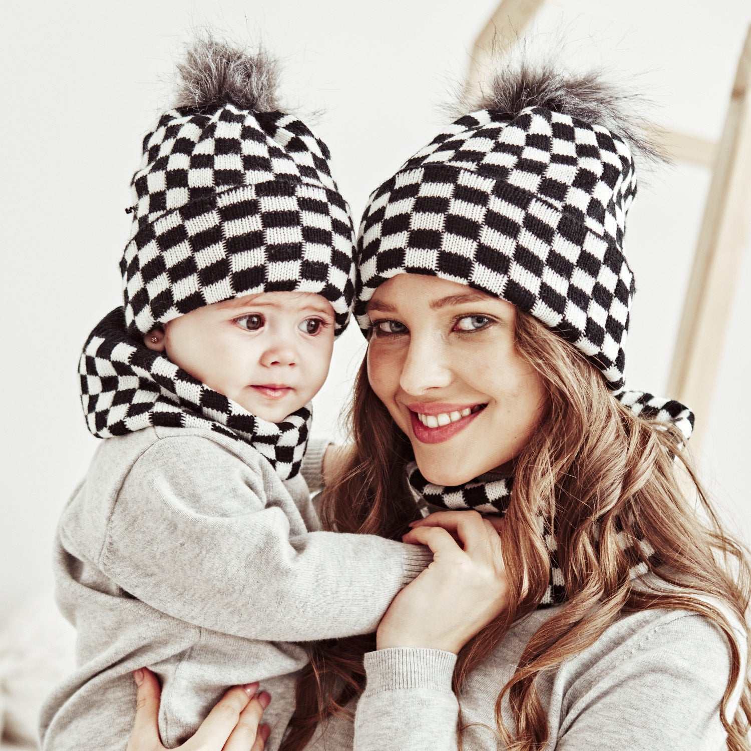 White Red Plaid Mom And Baby A Set Of Knitted Hats New Black And White Red Plaid J&E Discount Store 